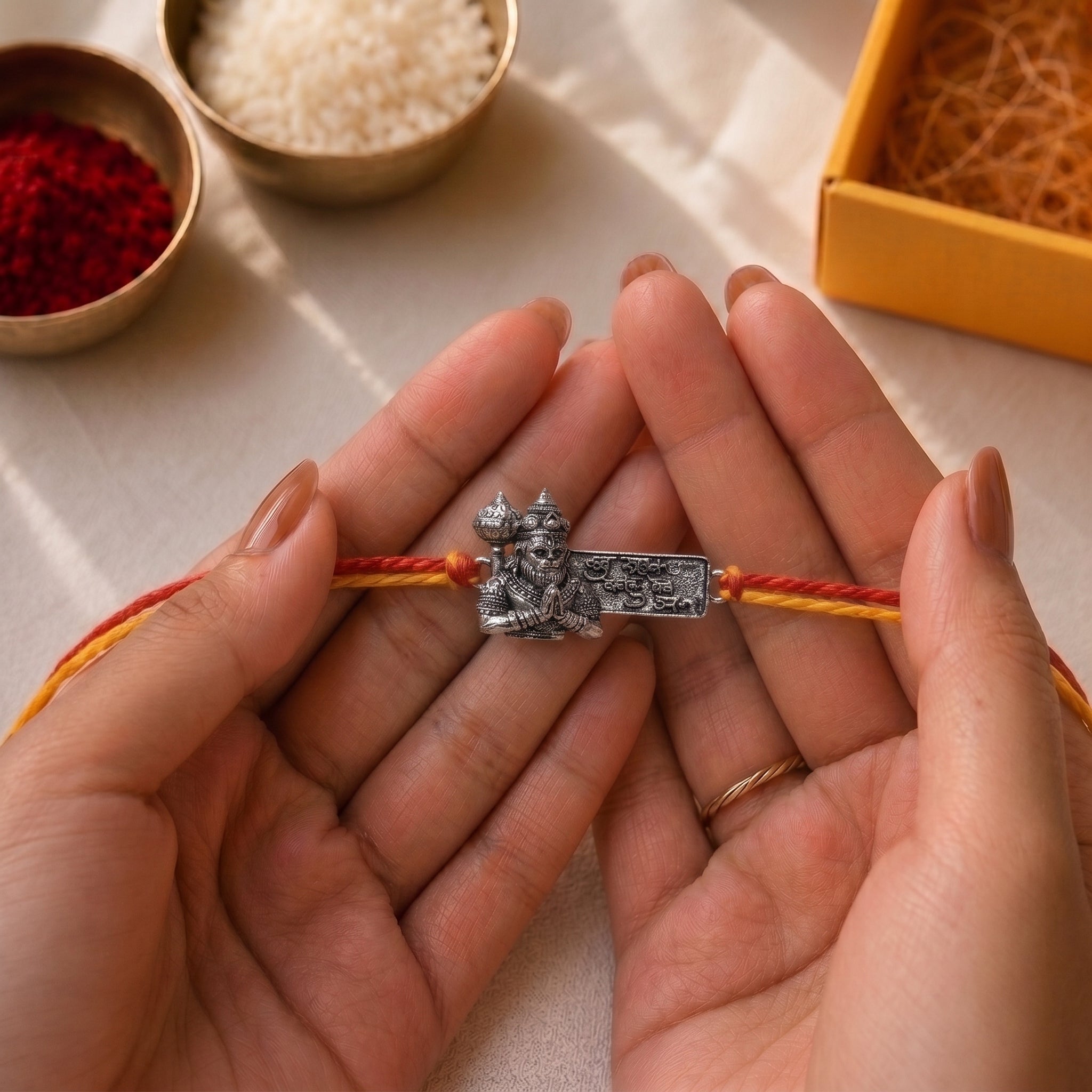 Tu Rakshak Kahu Ko Darna Rakhi